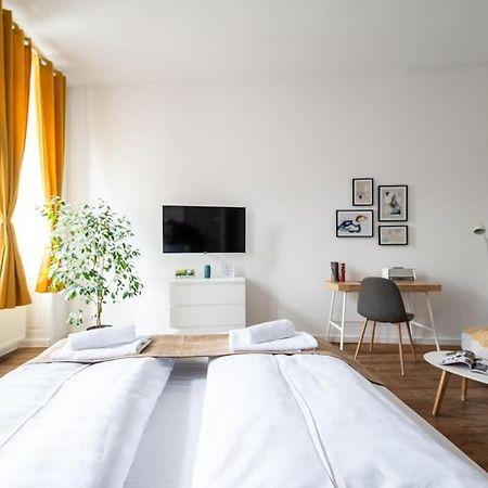 Апартаменты Lite 1Br Near Metro & Center By Hm Вена Экстерьер фото