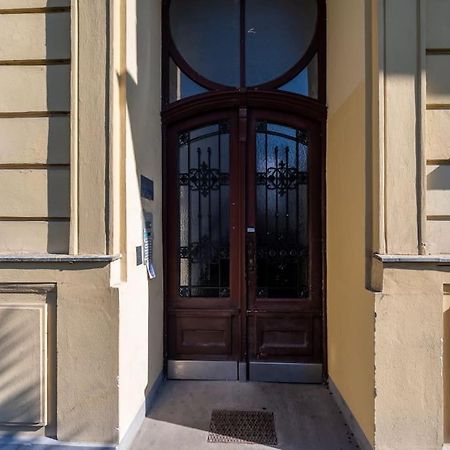 Апартаменты Lite 1Br Near Metro & Center By Hm Вена Экстерьер фото